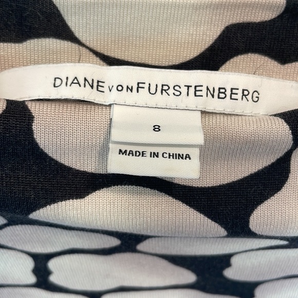 Diane von Furstenberg dress - Picture 3 of 8